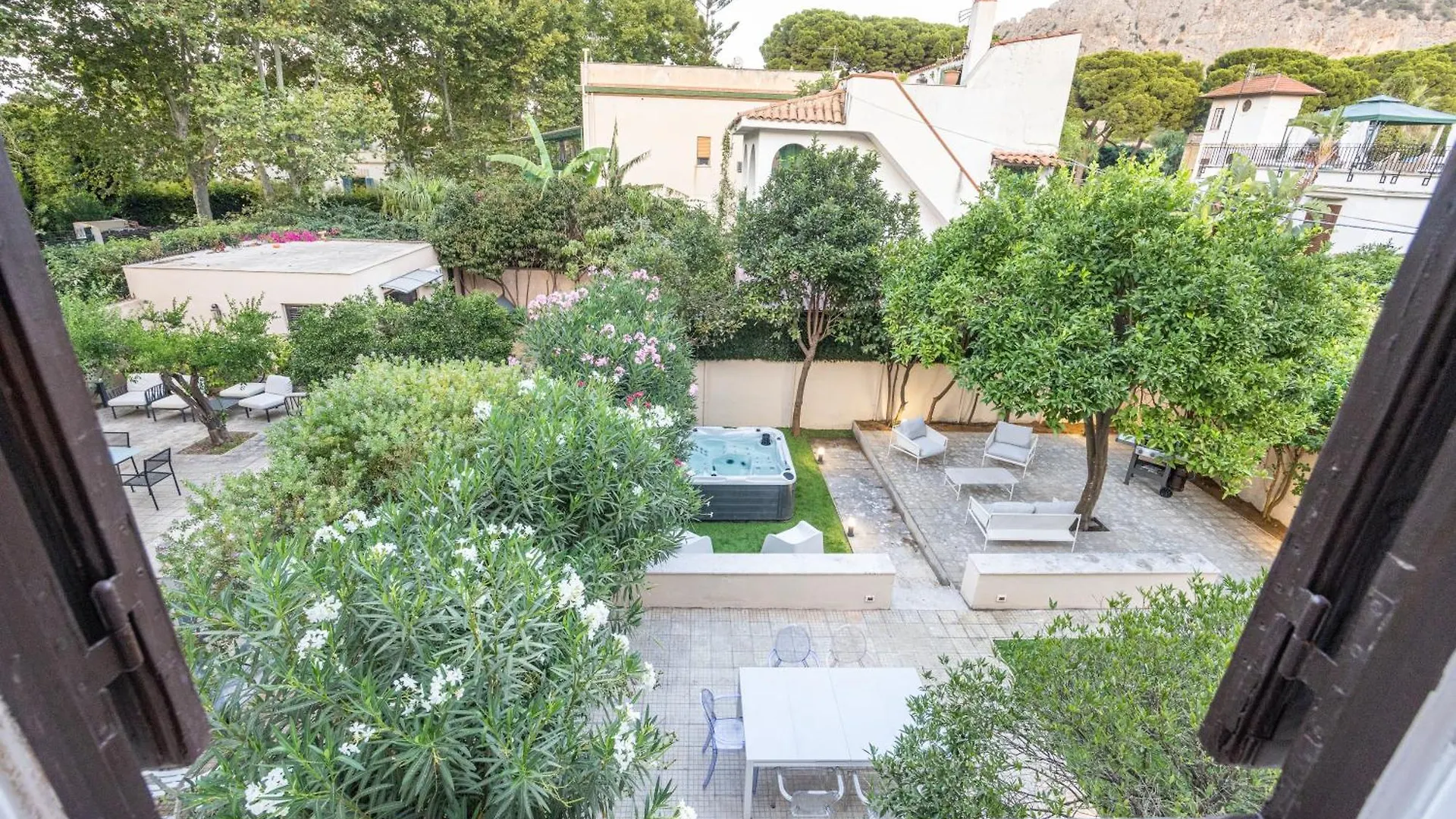 Aria Di Sale Villa Palermo